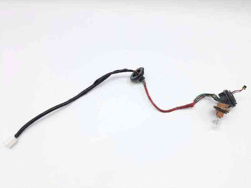 Recambio de portalamparas para lexus is 300h referencia OEM IAM 8156553300