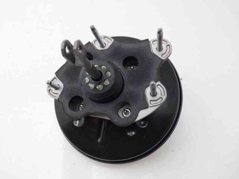 Recambio de servofreno para renault clio iv limited referencia OEM IAM 472104788R 2