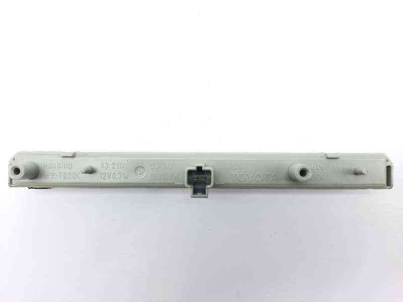 Recambio de luz central de freno para lexus is 300h referencia OEM IAM 8157033150 2