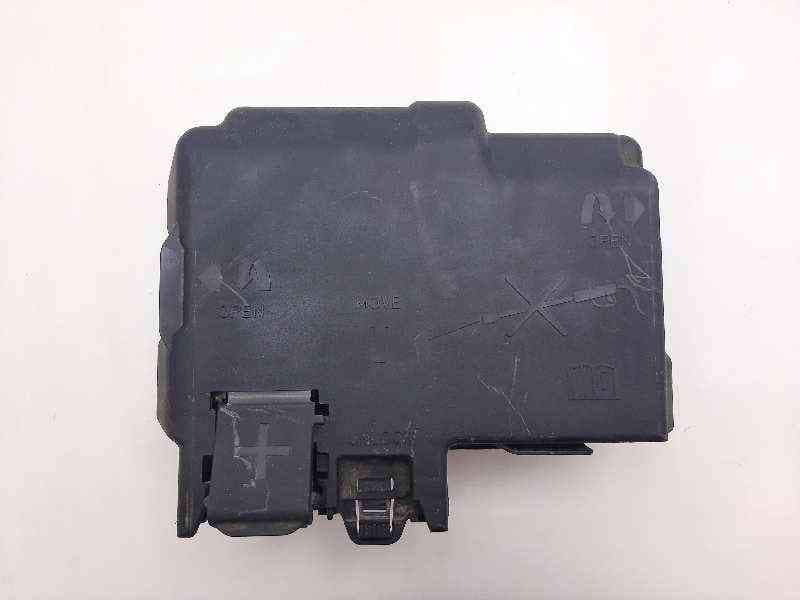 Recambio de caja reles / fusibles para opel corsa e edition referencia OEM IAM 13491092 - Blanco