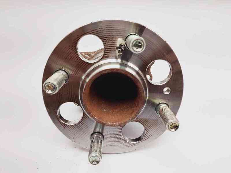 Recambio de buje para hyundai i20 classic referencia OEM IAM 52750C8000