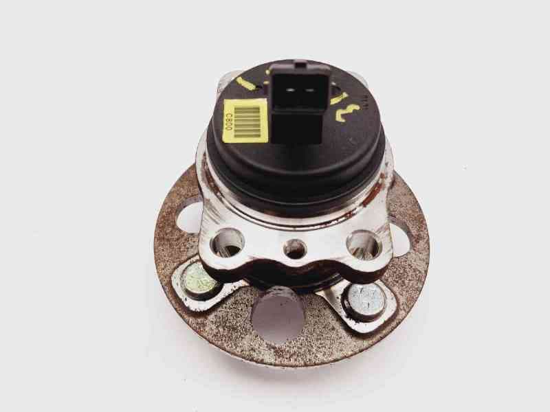 Recambio de buje para hyundai i20 classic referencia OEM IAM 52750C8000 3