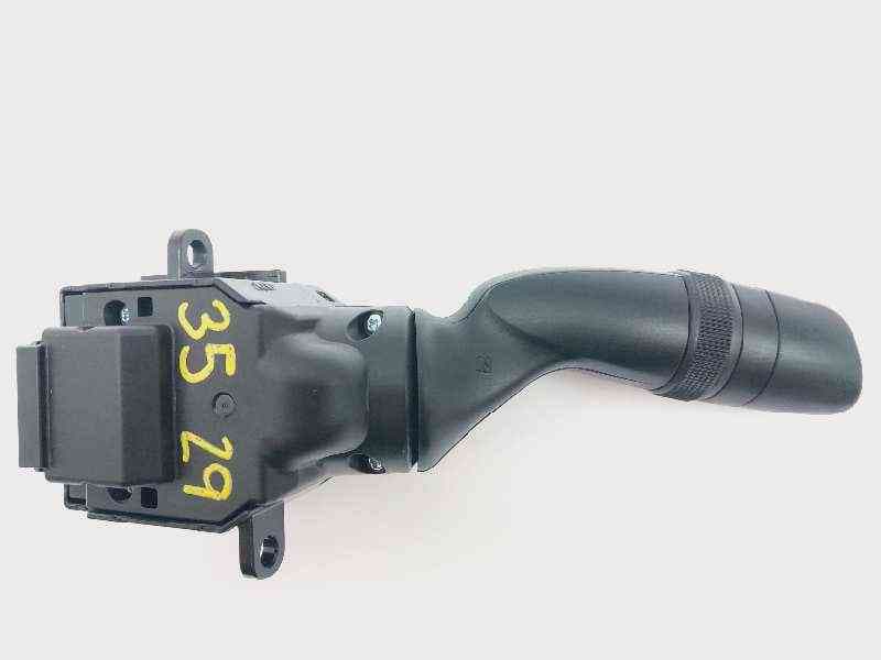 Recambio de mando luces para toyota yaris xpa1f referencia OEM IAM 02D7017J910 2