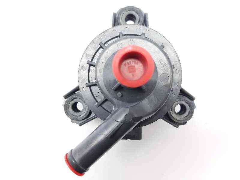 Recambio de bomba agua para lexus is 300h referencia OEM IAM G904033030