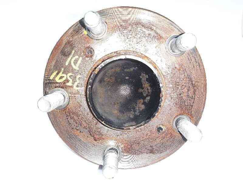 Recambio de buje para lexus is 300h referencia OEM IAM 8954430040