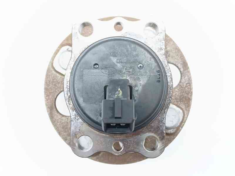 Recambio de buje para hyundai i20 ii (gb, ib) 1.0 t-gdi referencia OEM IAM 52750C8000 2