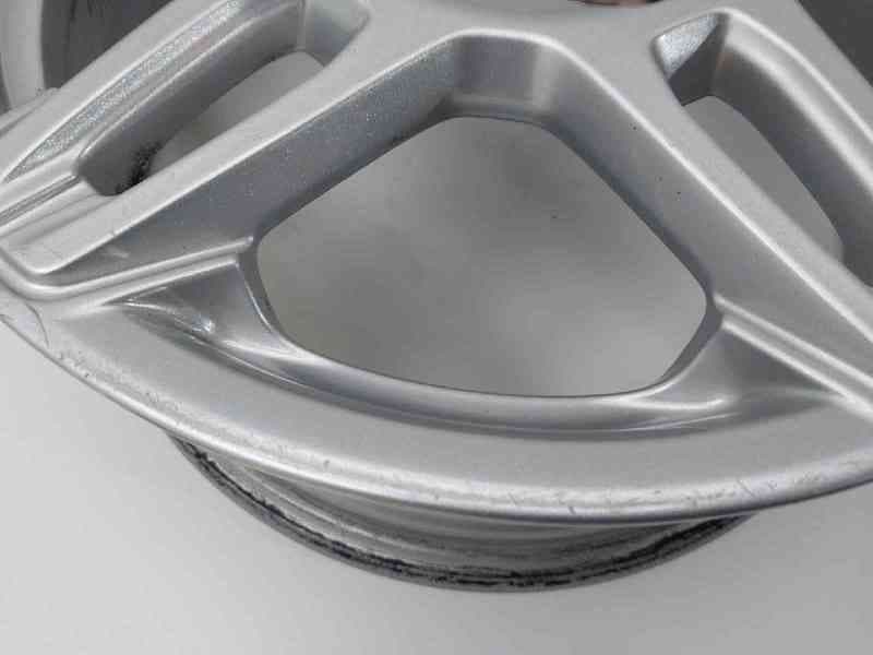 Recambio de llanta para ford fiesta (ccn) titanium referencia OEM IAM C1BC1007BB 3