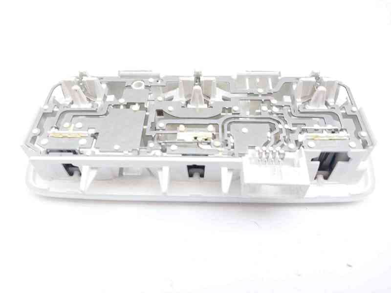 Recambio de luz interior para renault fluence dynamique referencia OEM IAM 2