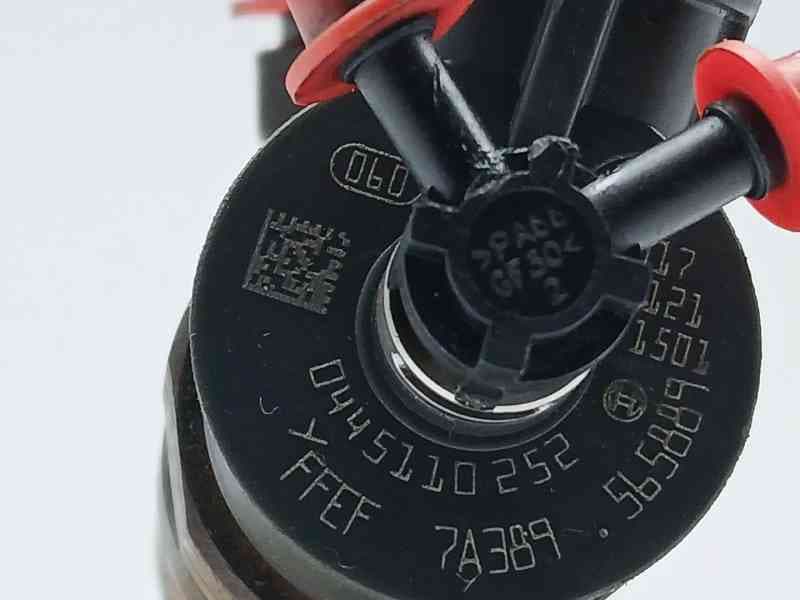 Recambio de inyector para peugeot 207 urban referencia OEM IAM 0445110252 4