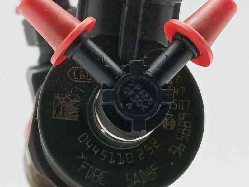 Recambio de inyector para peugeot 207 urban referencia OEM IAM 0445110252 4