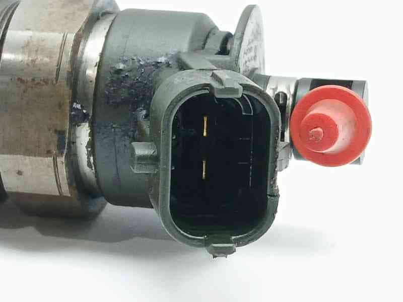 Recambio de inyector para peugeot 207 urban referencia OEM IAM 0445110252 2