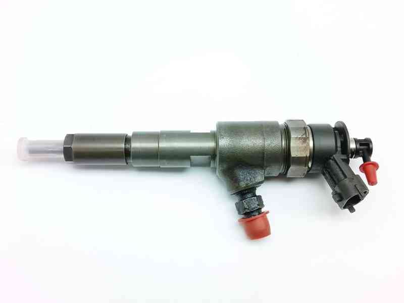 Recambio de inyector para peugeot 207 urban referencia OEM IAM 0445110252 3