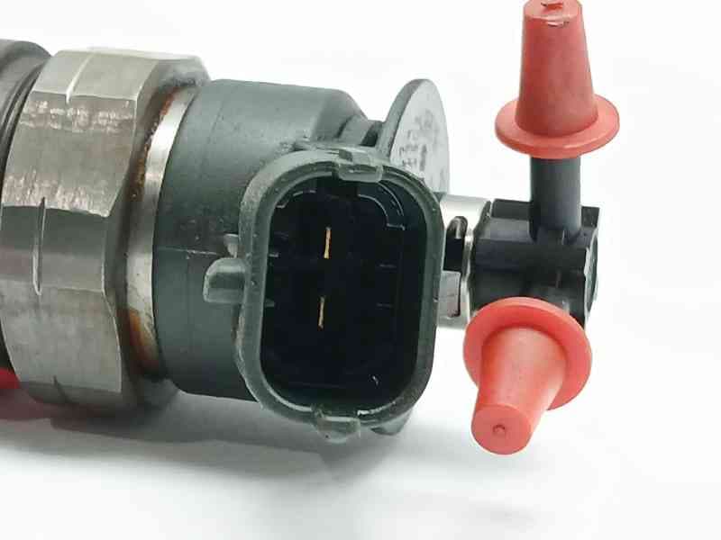 Recambio de inyector para peugeot 207 urban referencia OEM IAM 0445110252 2