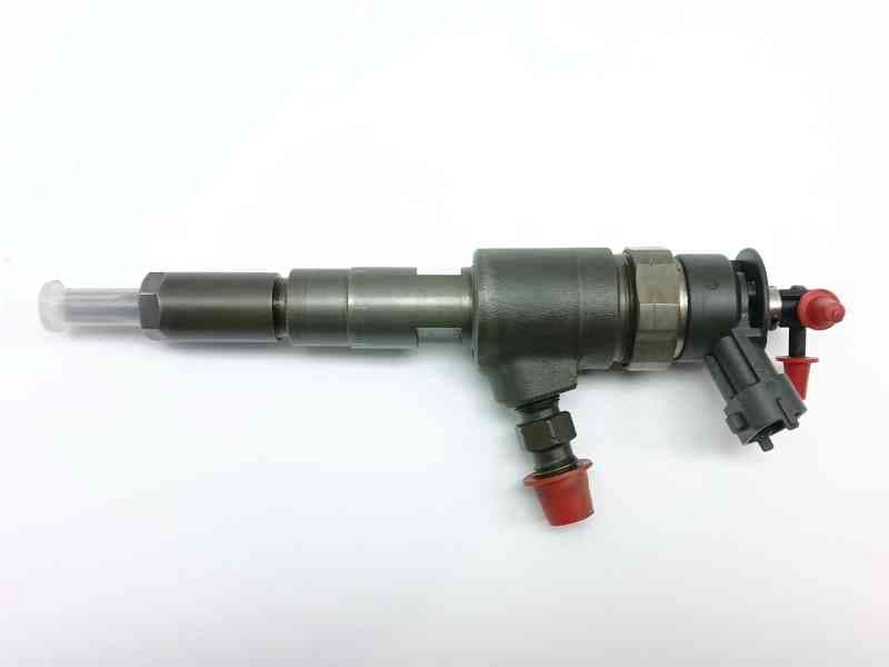 Recambio de inyector para peugeot 207 urban referencia OEM IAM 0445110252 3