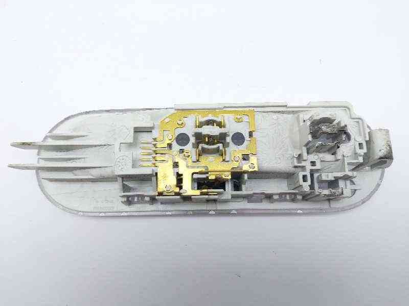 Recambio de luz interior para dacia lodgy referencia OEM IAM 8200074362 2