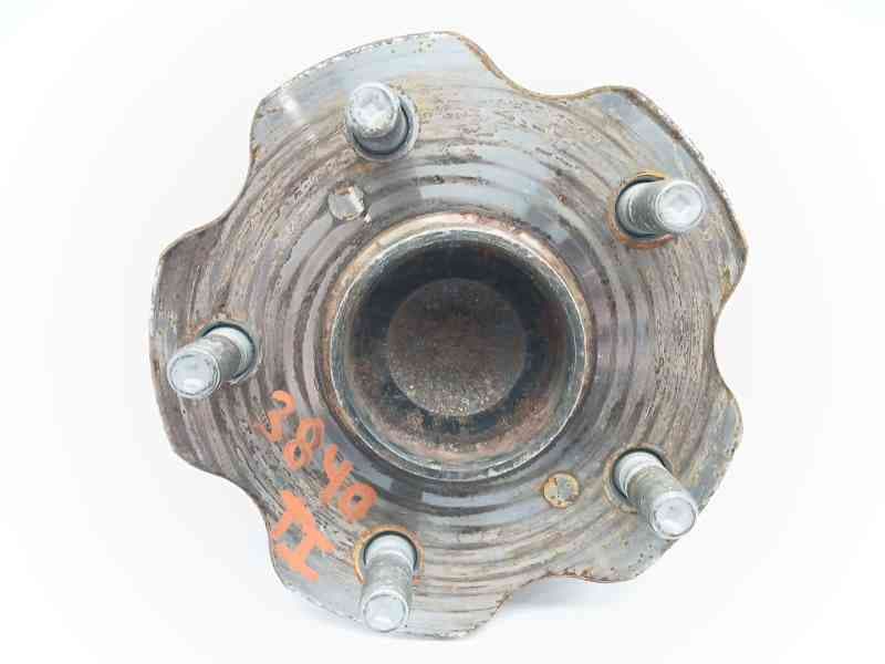 Recambio de buje para toyota auris (_e18_) 1.2 (nre185_) referencia OEM IAM 4245005081