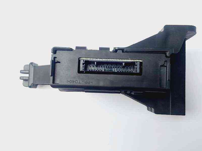 Recambio de modulo electronico para toyota yaris city referencia OEM IAM 886500D380 2