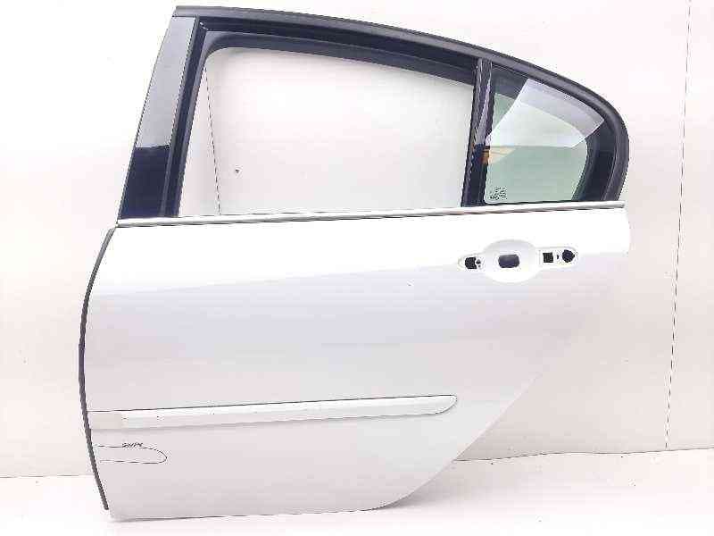 Recambio de puerta trasera izquierda para renault laguna iii referencia OEM IAM