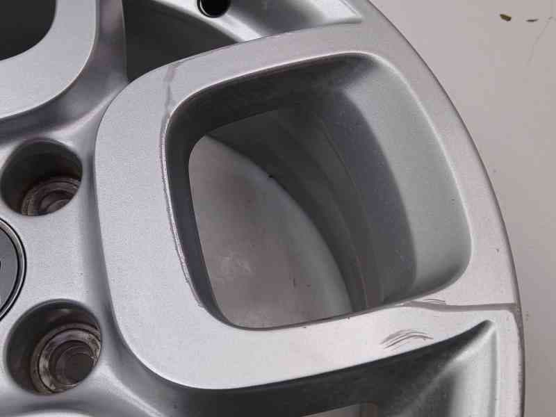 Recambio de llanta para citroën c4 cactus 1.2 thp 110 referencia OEM IAM 9802911977 2