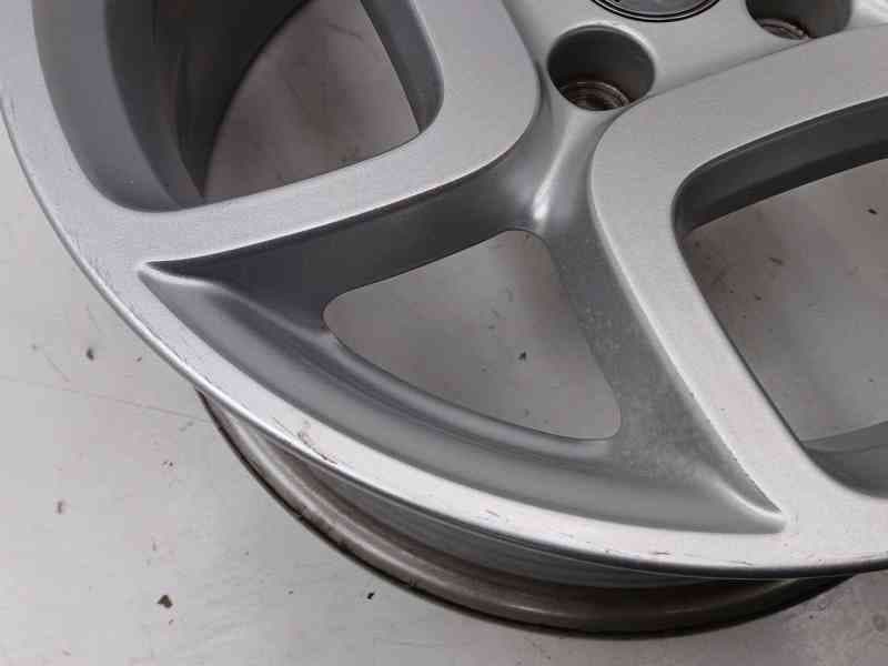 Recambio de llanta para citroën c4 cactus 1.2 thp 110 referencia OEM IAM 9802911977 3