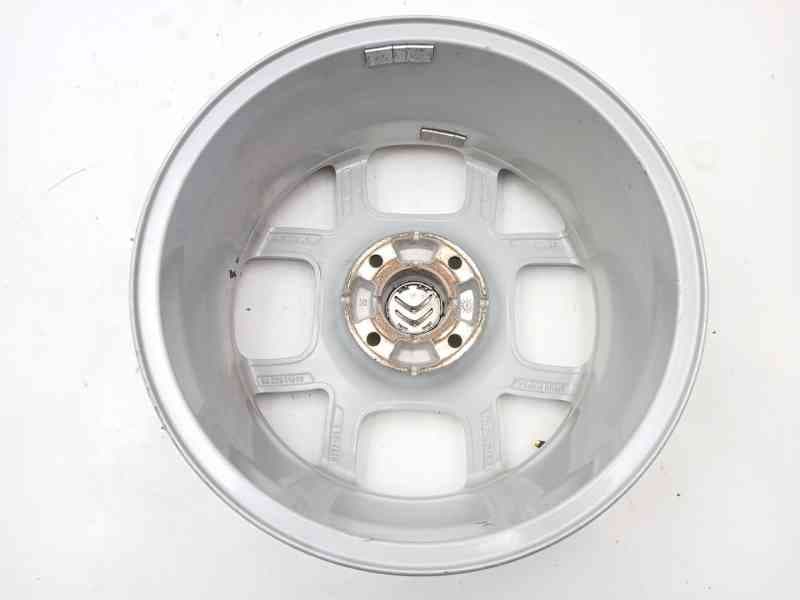 Recambio de llanta para citroën c4 cactus 1.2 thp 110 referencia OEM IAM 9802911977 4