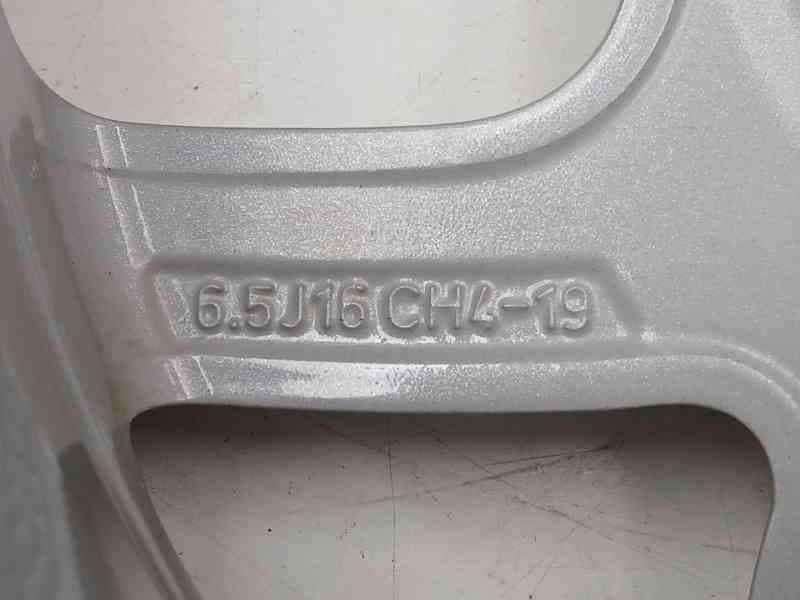 Recambio de llanta para citroën c4 cactus 1.2 thp 110 referencia OEM IAM 9802911977 6