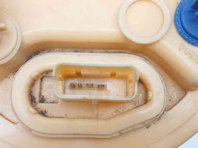Recambio de bomba combustible para citroën c3 collection referencia OEM IAM 1608520580 4