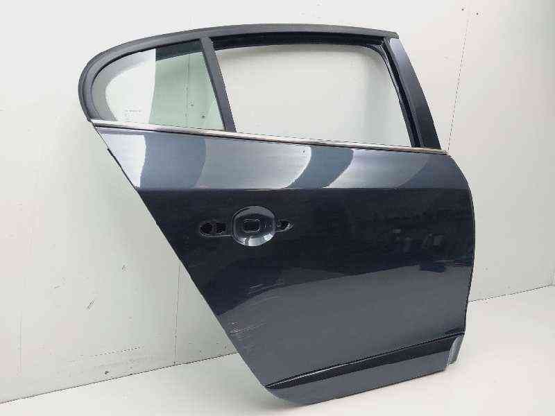 Recambio de puerta trasera derecha para renault fluence dynamique referencia OEM IAM 2