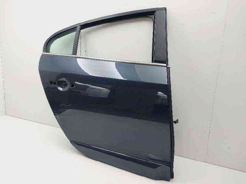 Recambio de puerta trasera derecha para renault fluence dynamique referencia OEM IAM 3