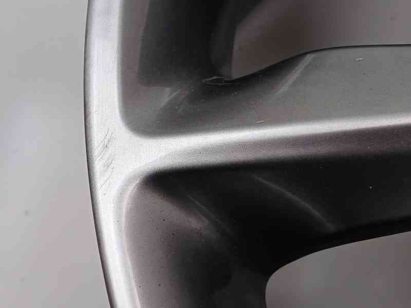 Recambio de llanta para jeep cherokee (kl) 2.2 crd 4x4 referencia OEM IAM 5SN87TRMAB 3