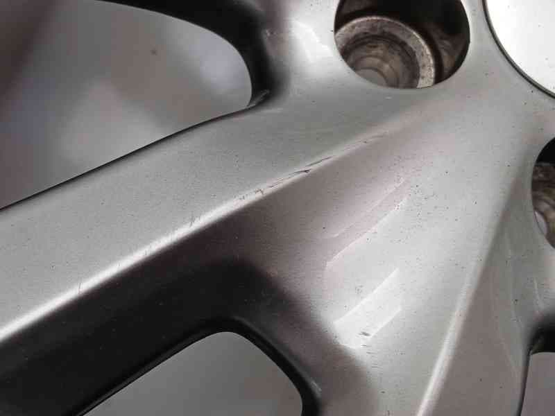 Recambio de llanta para jeep cherokee (kl) 2.2 crd 4x4 referencia OEM IAM 5SN87TRMAB 2