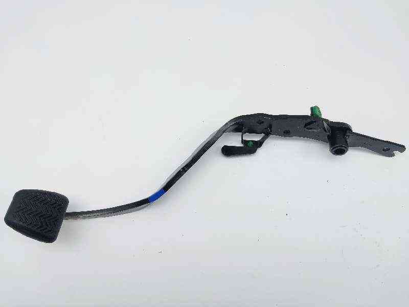 Recambio de pedal embrague para toyota verso active referencia OEM IAM 313010F141