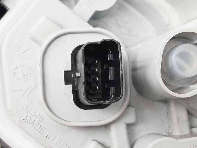 Recambio de piloto trasero izquierdo para renault captur referencia OEM IAM 265557367R 3
