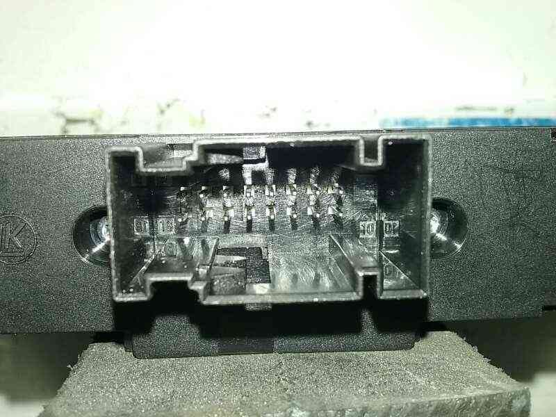 Recambio de warning para opel astra gtc referencia OEM IAM 03758070 03758070 16 PINS 4