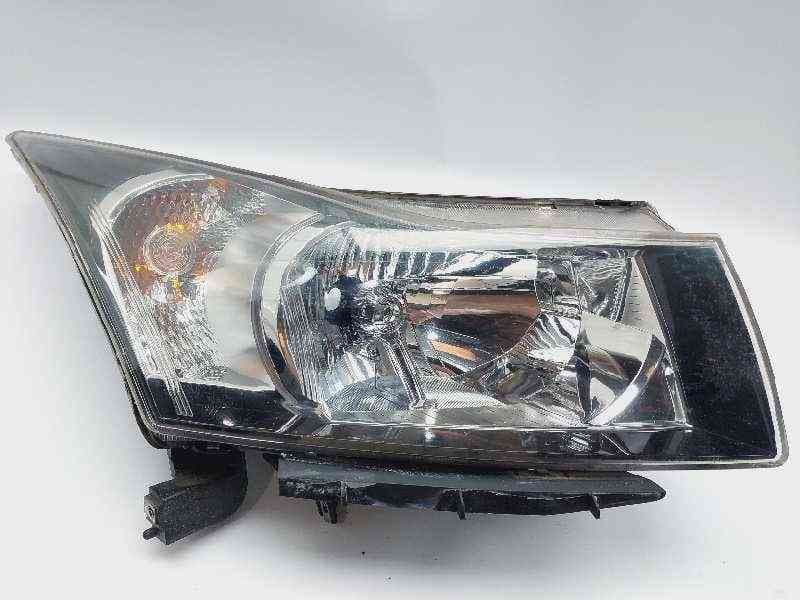 Recambio de faro derecho para chevrolet cruze ls+ referencia OEM IAM 95956272 95137776