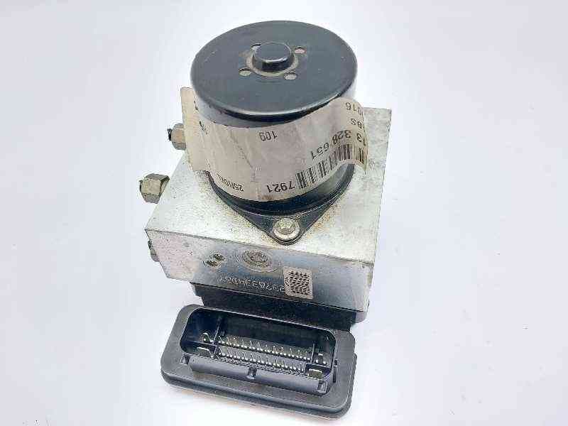 Recambio de abs para opel insignia berlina cosmo referencia OEM IAM 13328651 2