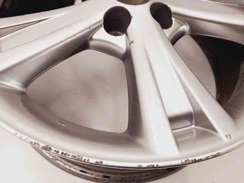 Recambio de llanta para lexus rx 400h referencia OEM IAM 2