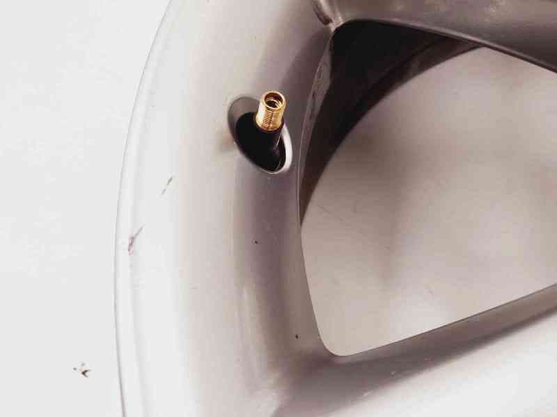 Recambio de llanta para lexus rx 400h referencia OEM IAM 3