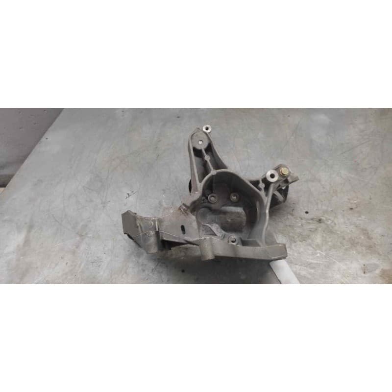 Recambio de soporte alternador para renault laguna (b56) 1.9 dti rt referencia OEM IAM 3