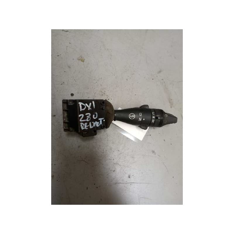 Recambio de mando cambio automatico para renault midlum referencia OEM IAM 7420808188 - Blanco