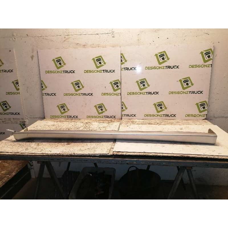 Recambio de estribo izquierdo para citroën berlingo 1.9 600 d furg. referencia OEM IAM - Blanco