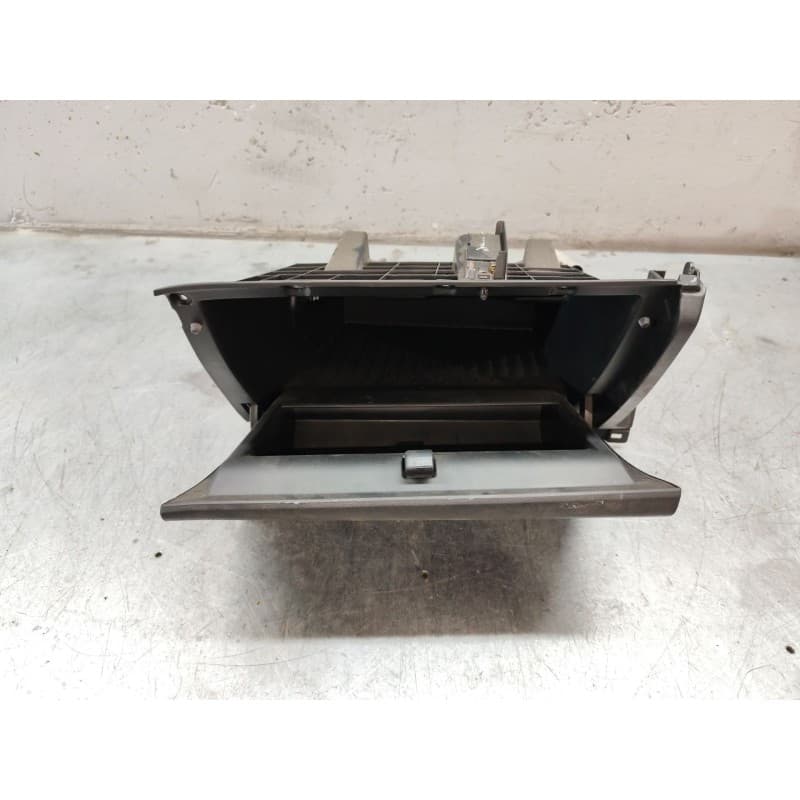 Recambio de guantera para hyundai i20 city s referencia OEM IAM - Gris 7