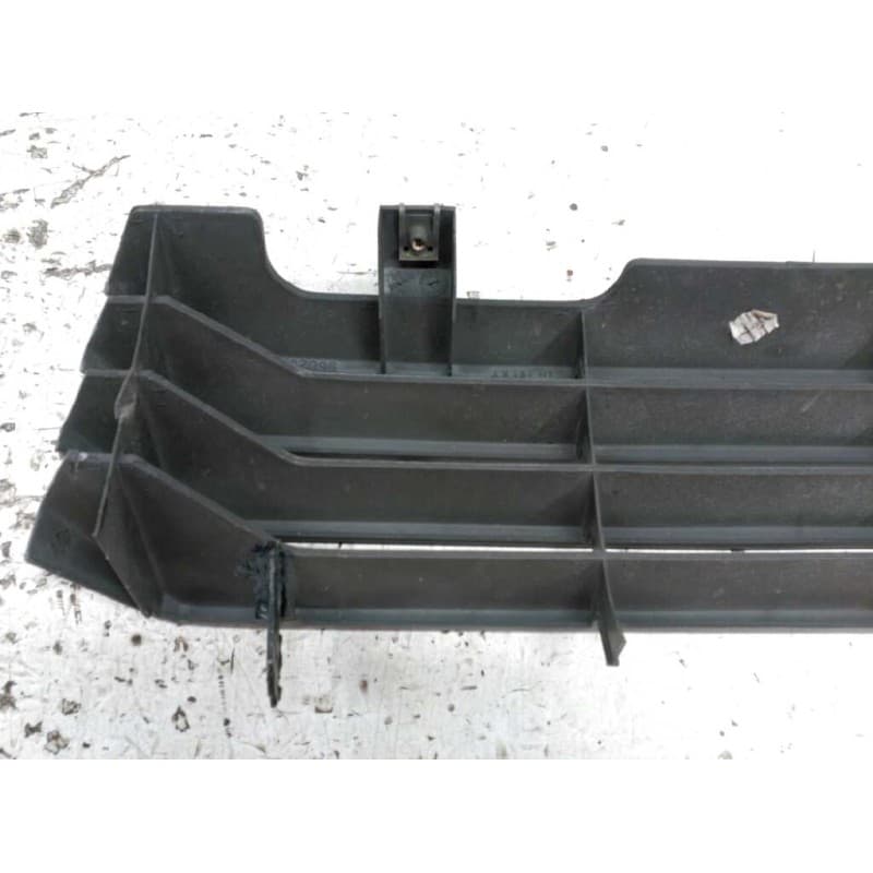 Recambio de rejilla delantera central para citroën c15 re familiale referencia OEM IAM - Blanco 5