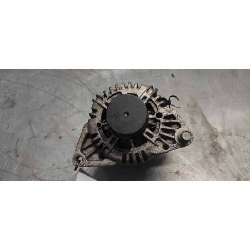 Recambio de alternador para hyundai accent (mc) gl referencia OEM IAM 373002A110 - Blanco