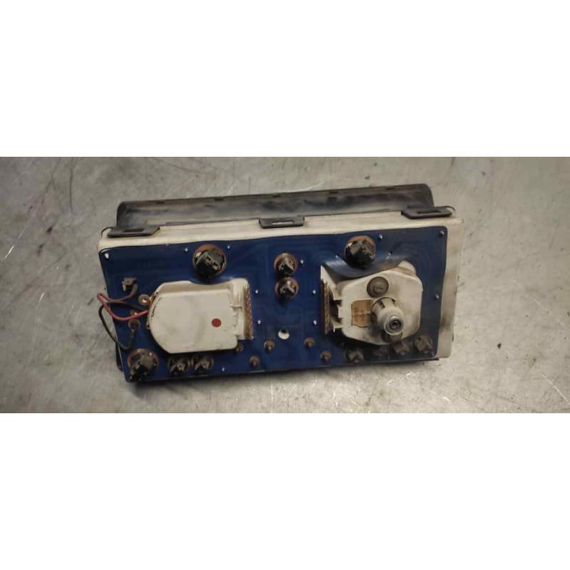 Recambio de cuadro instrumentos para seat fura referencia OEM IAM - Amarillo 2