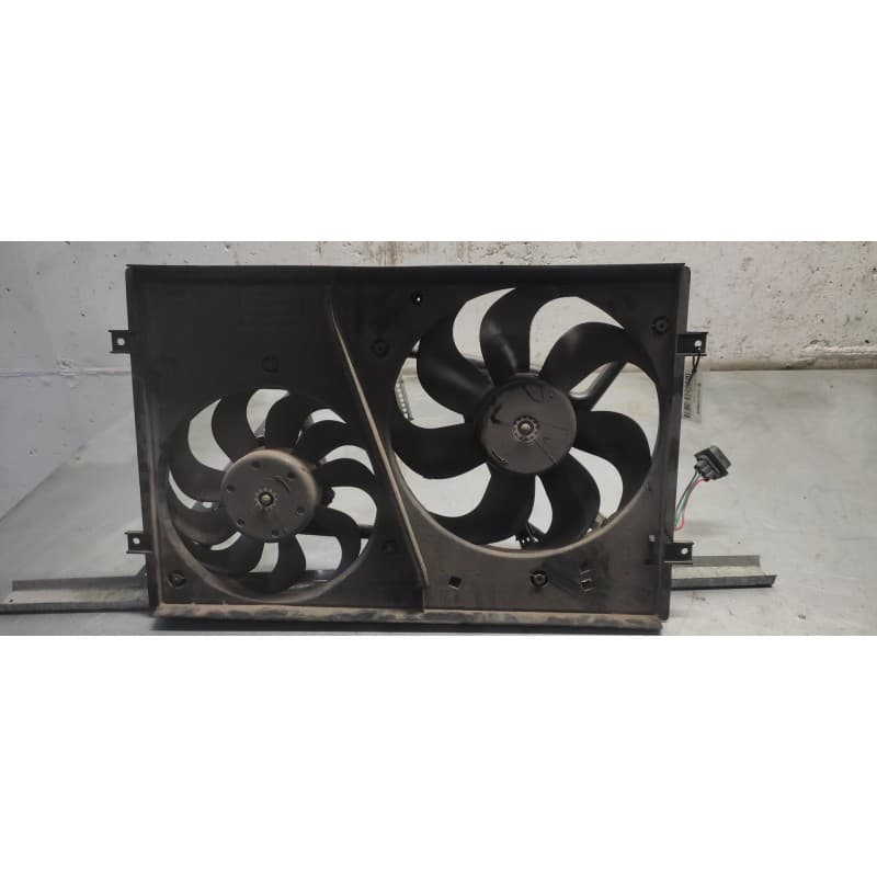 Recambio de electroventilador para volkswagen polo (9n1) highline referencia OEM IAM - Azul