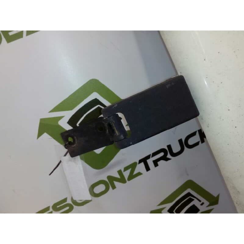 Recambio de calandra para daf trucks 55 fa 55.180 b13 (181cv) referencia OEM IAM - Blanco 2