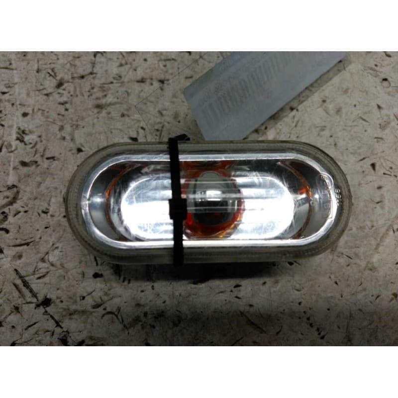 Recambio de piloto lateral derecho para seat leon (1m1) sport referencia OEM IAM - Rojo