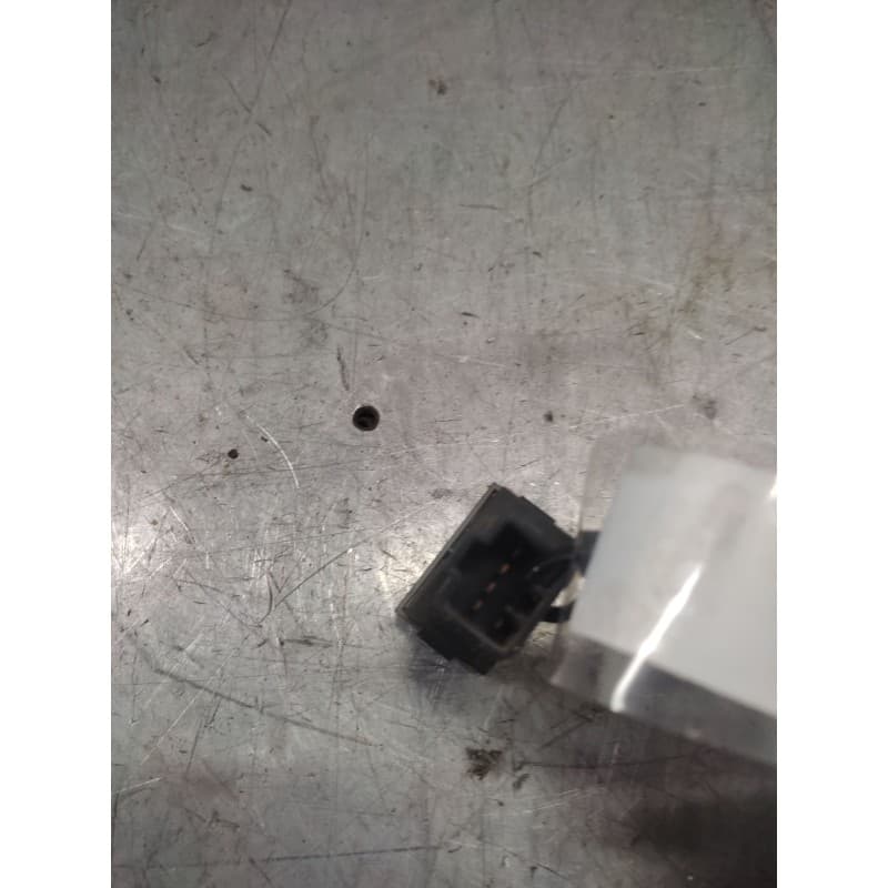 Recambio de boton antivaho para kia sorento 2.5 crdi ex referencia OEM IAM  5 PINS 2