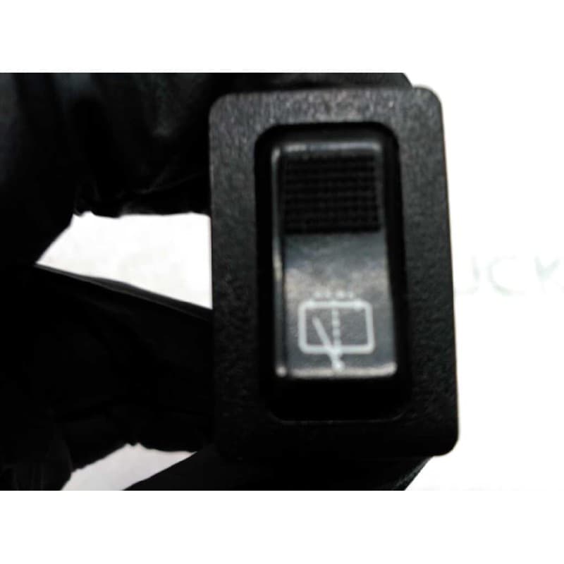 Recambio de boton agua limpia para kia pride glxi familiar referencia OEM IAM
